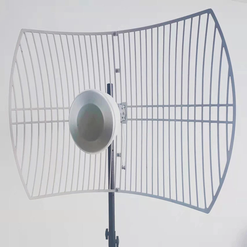 Alimentador plano Nuevo estilo Antena parabólica 2 * 24dBi V8 Grid Antena parabólica 4G 5G Antena 698-960 / 1710-2700 / 3300-3800MHz