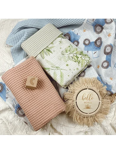 2022 Custom organic cotton knit blanket 2 layers printed patterns newborn infant kids baby waffle blanket, Super soft, light and breathable waffle gauze double-sided baby blanket provides you with deep and comfortable sleep while preventing overheating