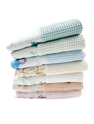 2022 Custom organic cotton knit blanket 2 layers printed patterns newborn infant kids baby waffle blanket, Super soft, light and breathable waffle gauze double-sided baby blanket provides you with deep and comfortable sleep while preventing overheating