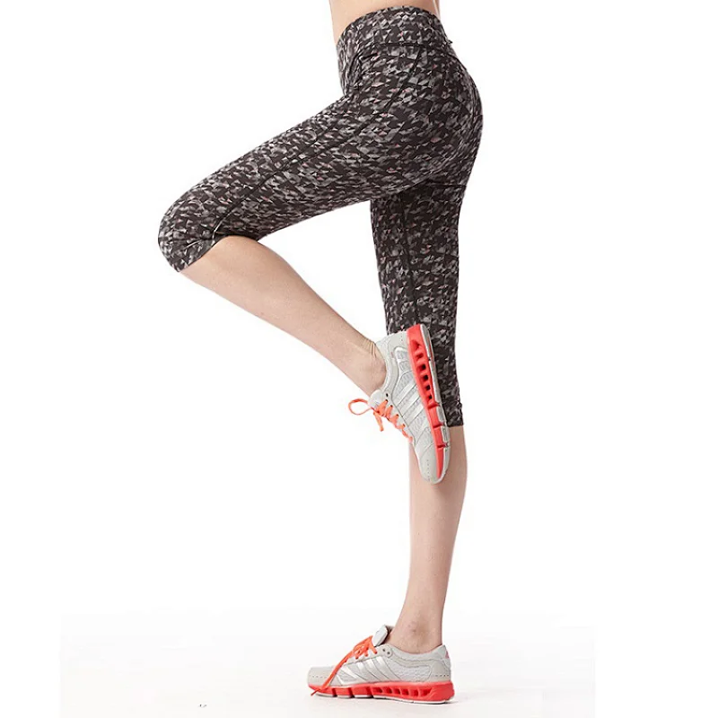Custom woman's soft lightweight capri Yoga Pants fitness apparel yoga leggings
