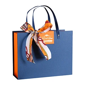 Fashion scarf shirt gift bag portable luxury custom logo clothes paper bag