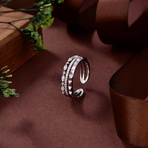 silver and onyx ring
