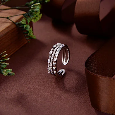 silver and onyx ring