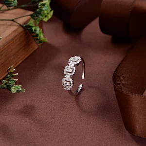 gold vs silver engagement ring