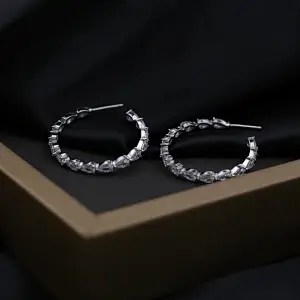 emerald stud earrings silver