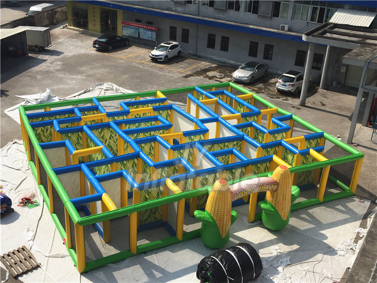 inflatable maze02.jpg