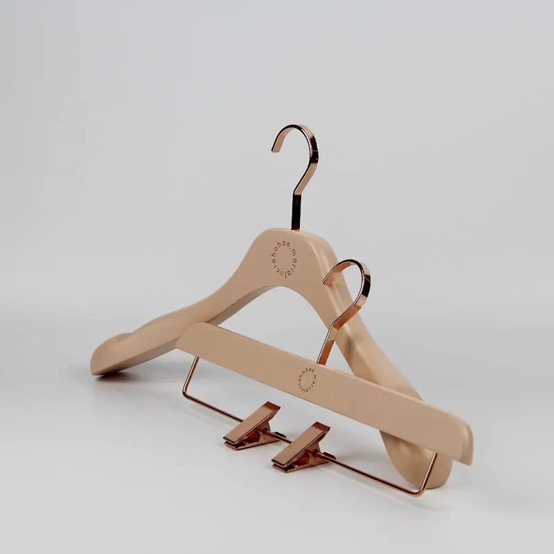 YT delicate anti-slip customized pink color women wood hanger with logo for lady clothes