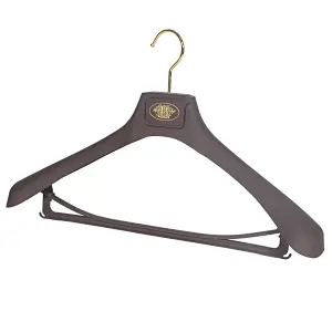YT plastic suits hanger rubber surface plastic clothes hanger with bar for suits