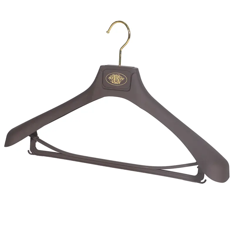 YT plastic suits hanger rubber surface plastic clothes hanger with bar for suits