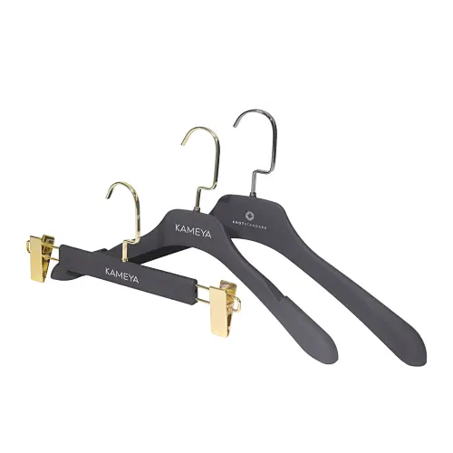 YT black men and women clothes hanger rubber surface plastic top hanger