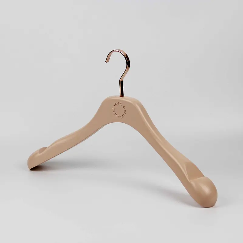 YT delicate anti-slip customized pink color women wood hanger with logo for lady clothes