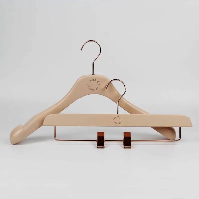 YT delicate anti-slip customized pink color women wood hanger with logo for lady clothes