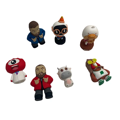 wholesale custom High quality toy factory produces  cartoon shape  anime one piece PVC action toy figures with display cases