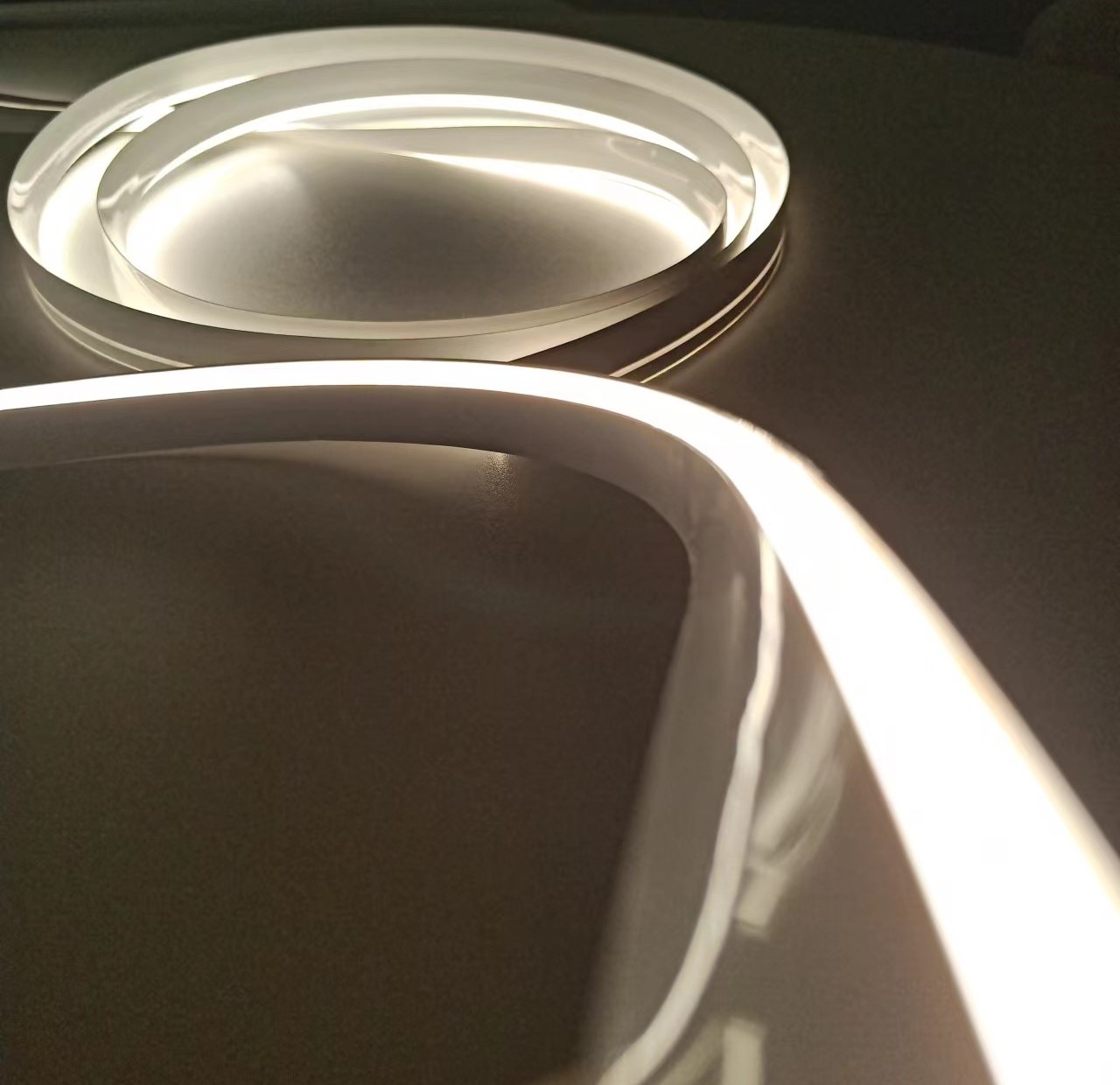 Special TRIANFLEX series strip light from RTR