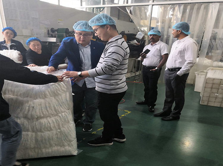 our long-term partner came to our factory from India for inspection and expressed satisfaction with our products and services.