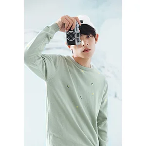 Fshion Korean oem knitwear gray men sweaters pullover with patches casual designer winter men sweaters