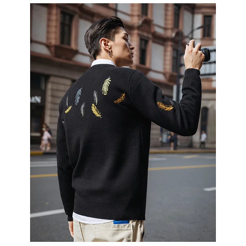 Winter clothes for men knitted crew neck pullover embroidered sweater custom knitted men sweaters