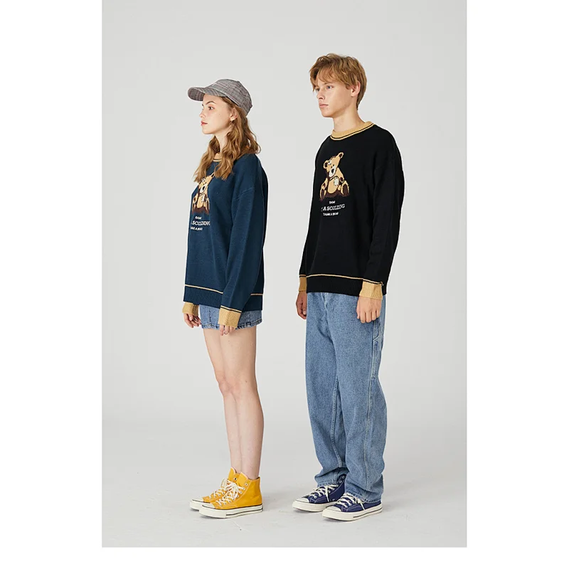 Wholesale couple pullover teddy bear knitwear crewneck sweater unisex custom intarsia sweater