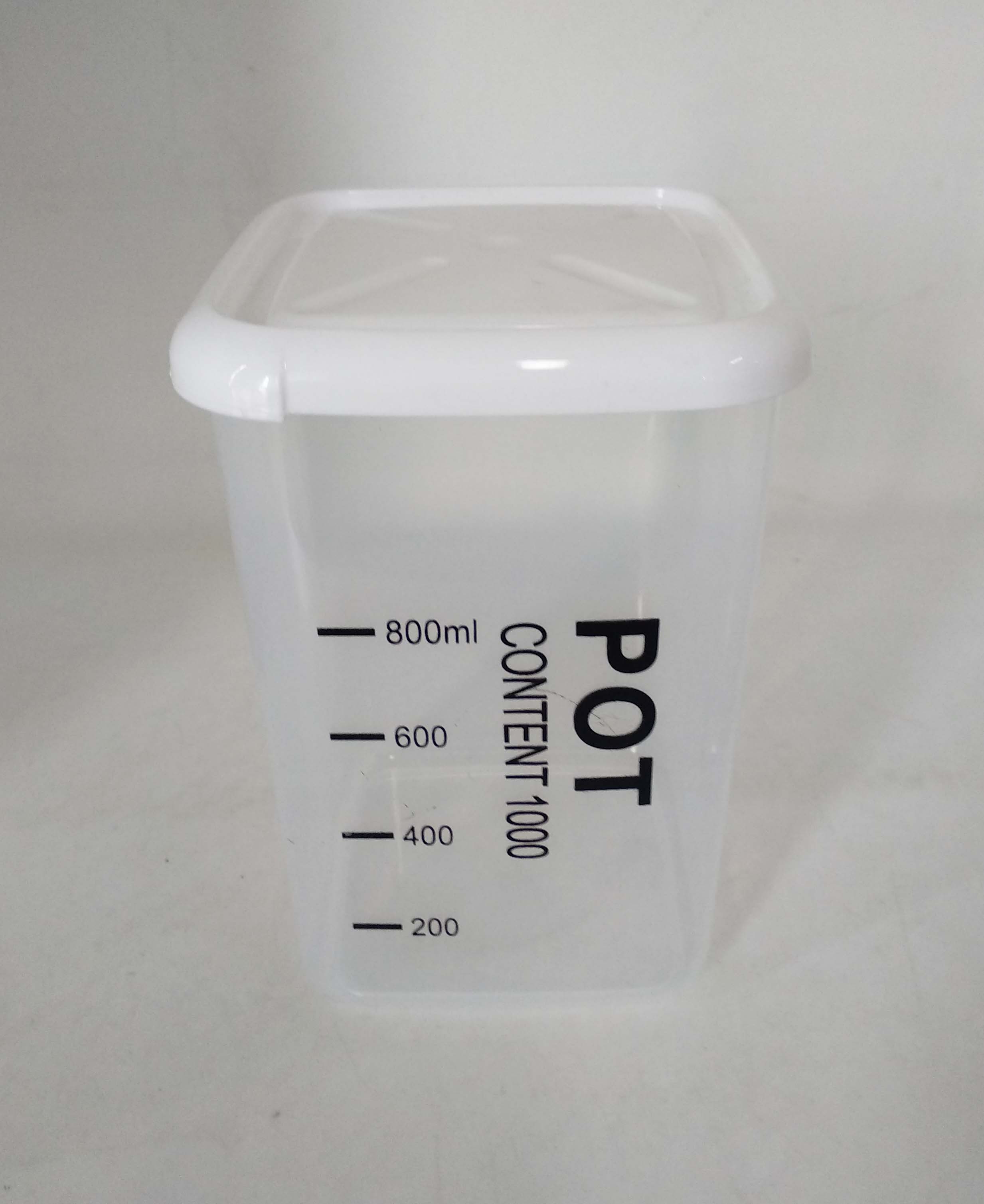 PLASTIC FOOD STORAGE CONTAINER