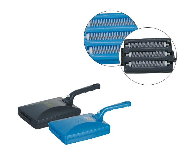 PLASTIC CARPET BRUSH