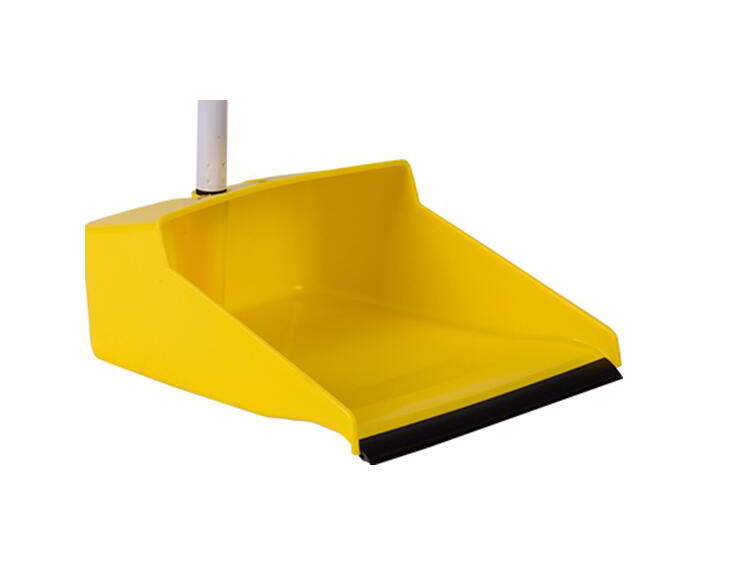 plastic dustpan
