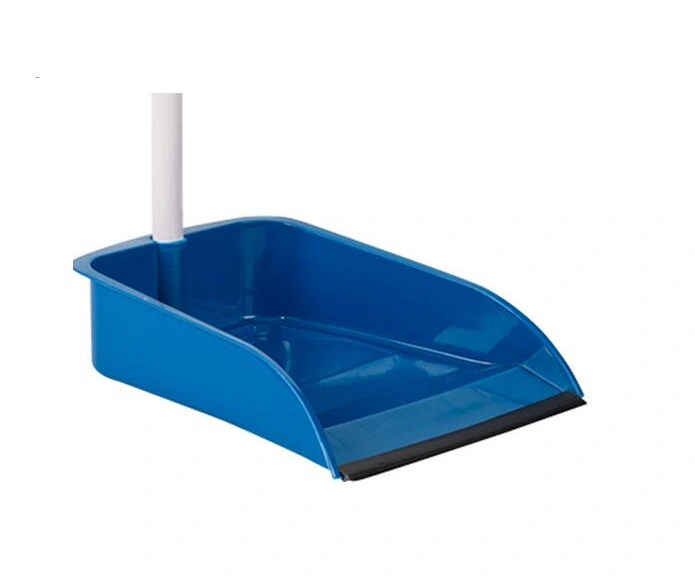 Plastic dustpan