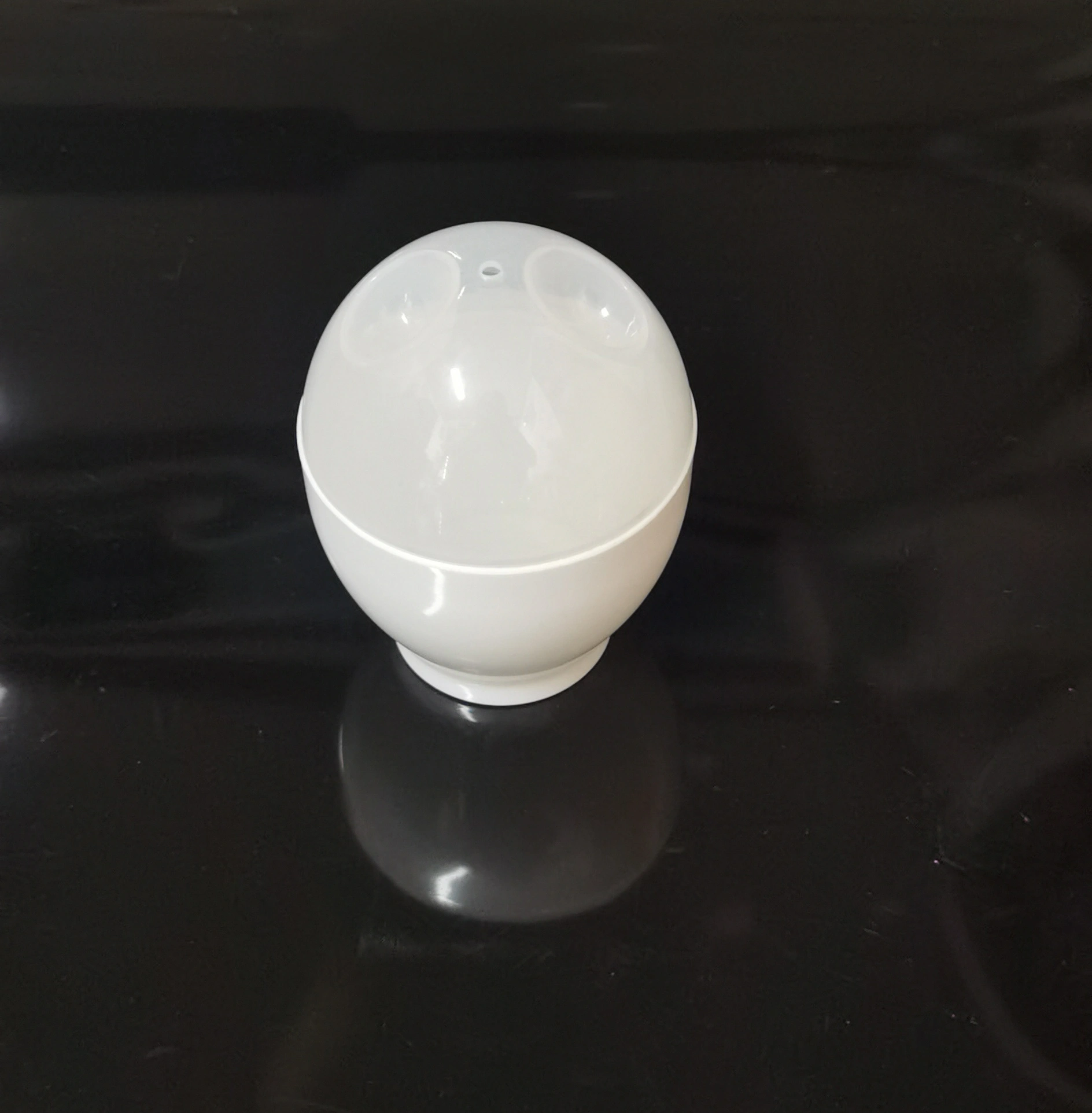 Egg container
