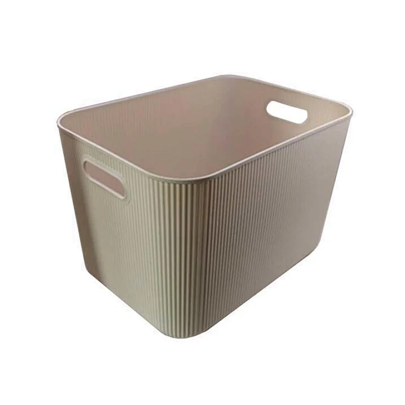 PLASTIC STORAGE CONTAINER WITH LID