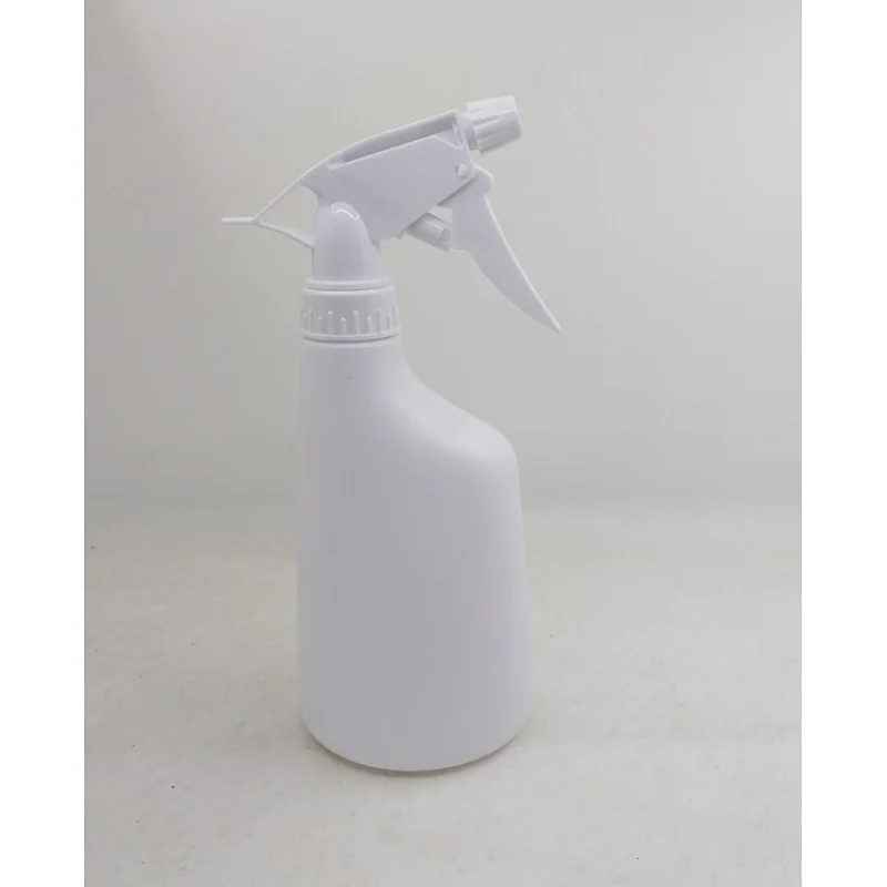 PLASTIC SPRAY BOTTLE