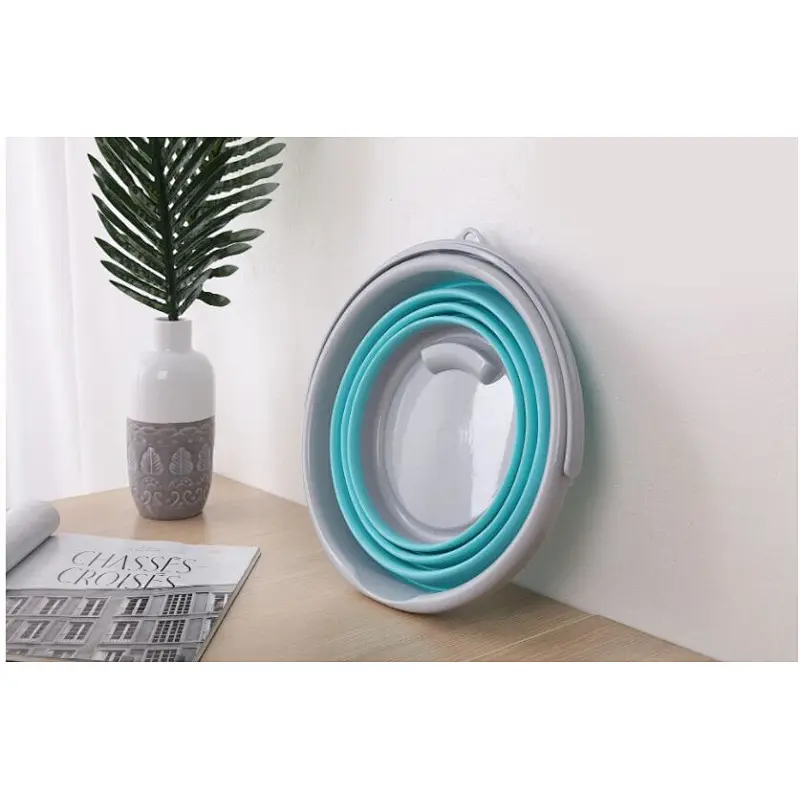 Plastic foldable bucket