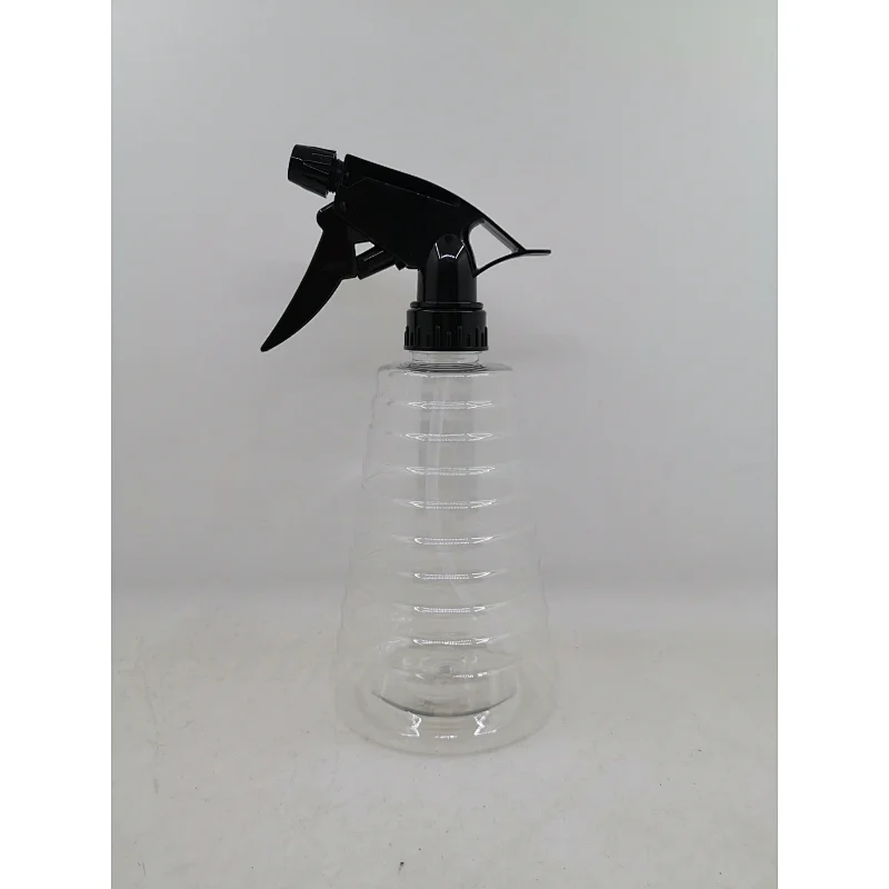 PLASTIC SPRAY BOTTLE