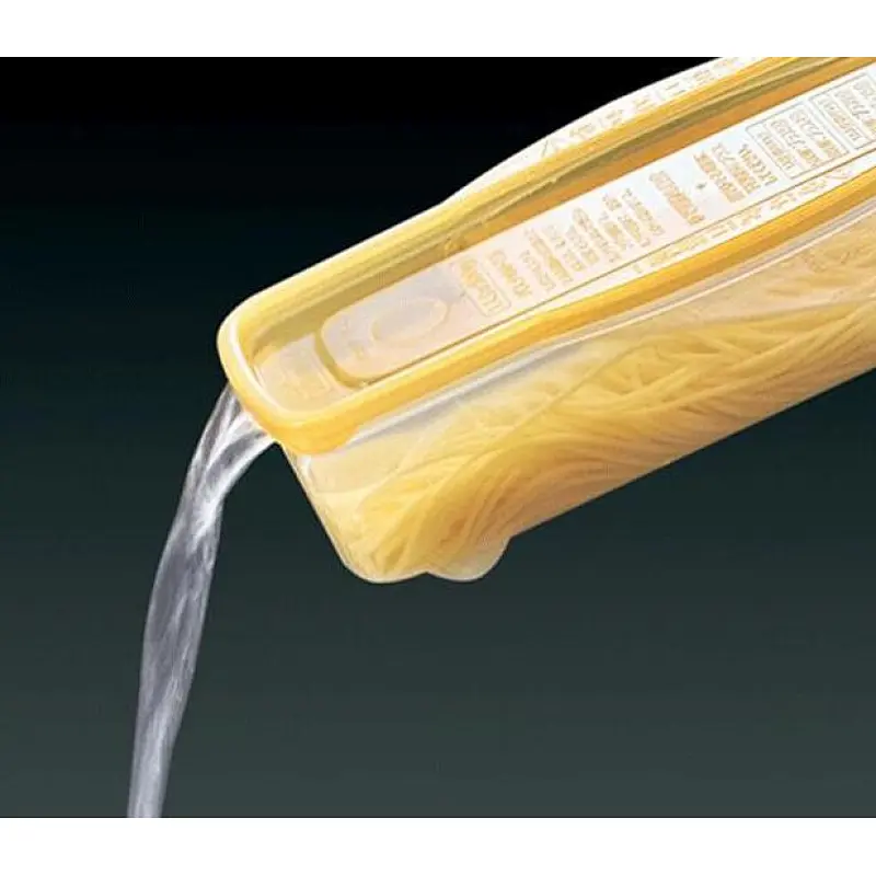 Plastic spaghetti cooker