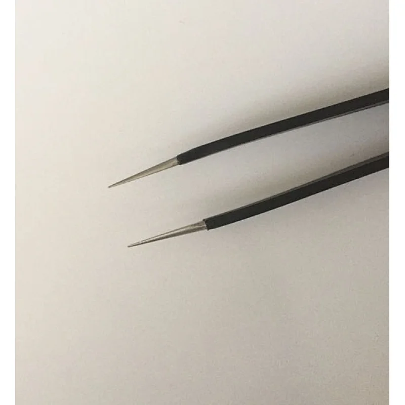 Tweezers