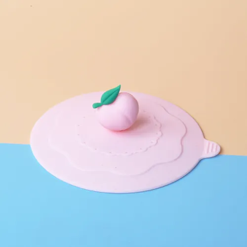 travel cup with silicone lid
