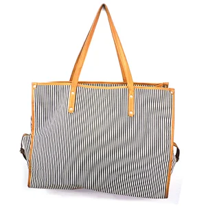 tote bag,shopping bag,striped shopping bag,striped bag