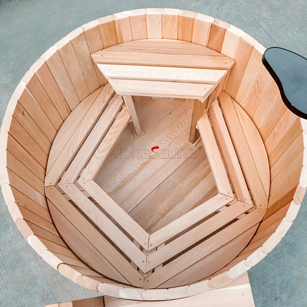 Round Wooden Hot Tub