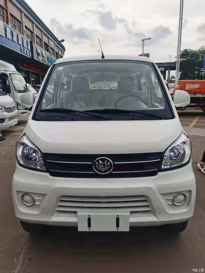 mpv electric car The seating space is generous, and the seat can be removed at any time! Fast charging, long battery life, mature technology, reliable quality