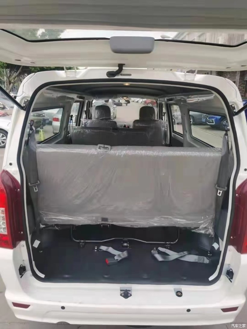 mpv electric car The seating space is generous, and the seat can be removed at any time! Fast charging, long battery life, mature technology, reliable quality