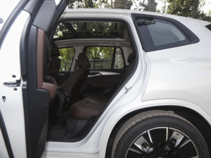 2022 Chuang collar rear space