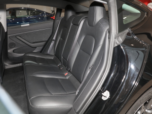2022 rear-wheel-drive rear seats