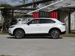 2022 E dynamic version front side (left)