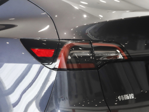 2022 rear-wheel-drive taillights