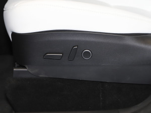 2022 rear-wheel-drive driver's seat adjustment