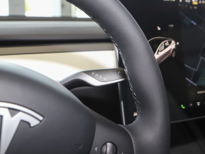 2022 rear-wheel-drive shift lever