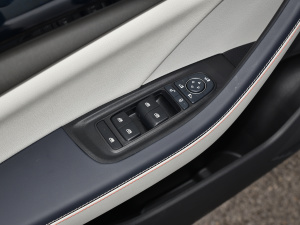 2021 400KM luxury main driver window control area	