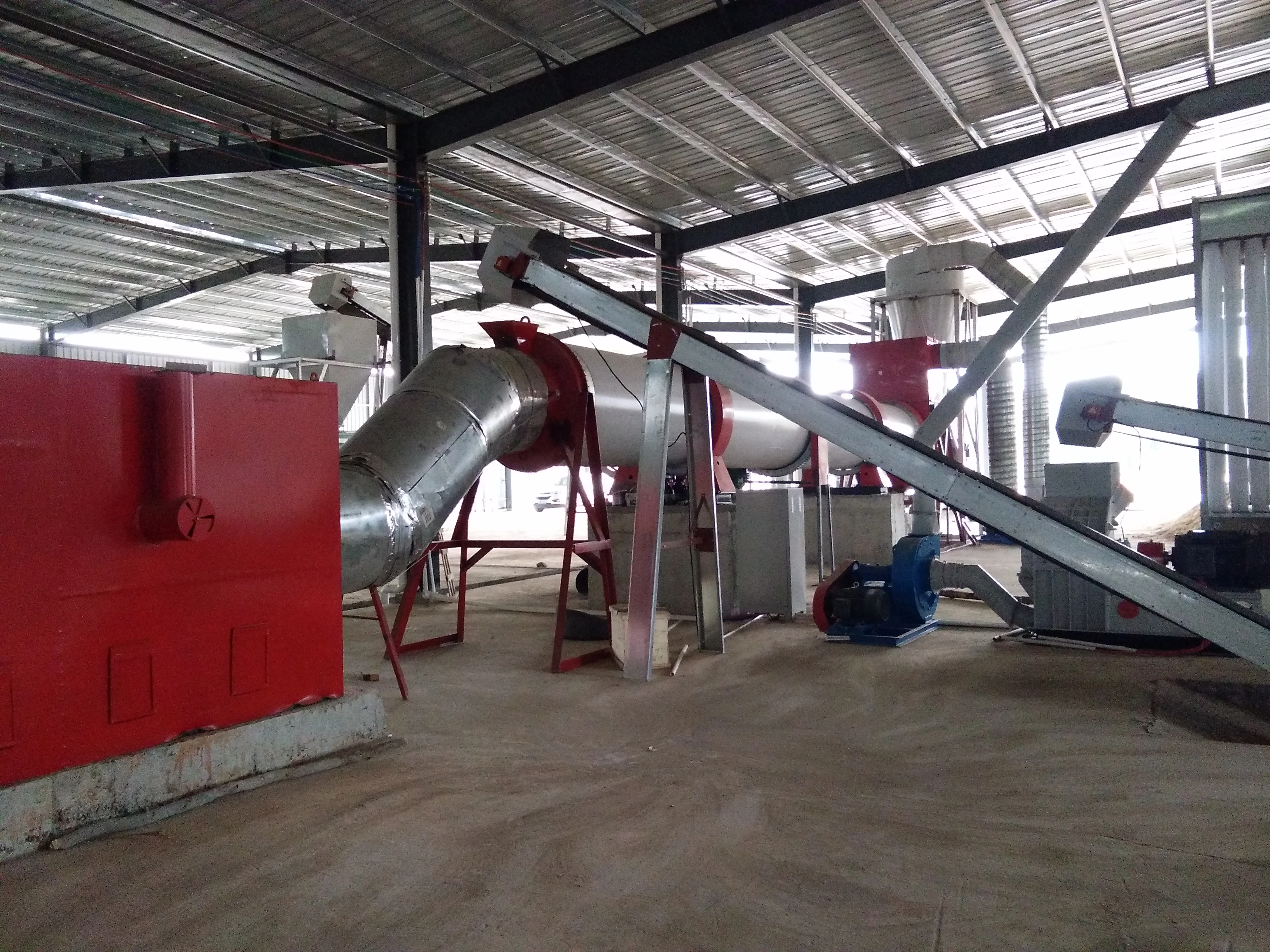 Rotary dryer to drying sawdust