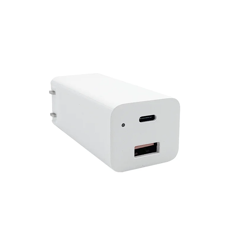 Free Sample high quality 1 USB A 1 Type C ports fast charging Folding plug portable for iPhone XS Max iPad Samsung