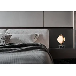 Antique brass finish creative planet alabaster bedside table lamp for bedroom and dining-table