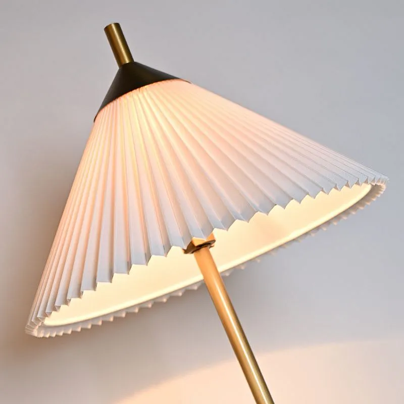 Simple conical pleated fabric lampshade antique brass finish table lamp