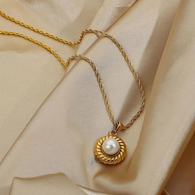 Twisted Chain Pearl Pendant Necklace 18K Gold Plated